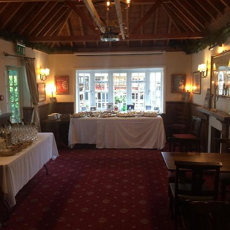 The Wheatsheaf Inn Cuckfield Buitenkant foto