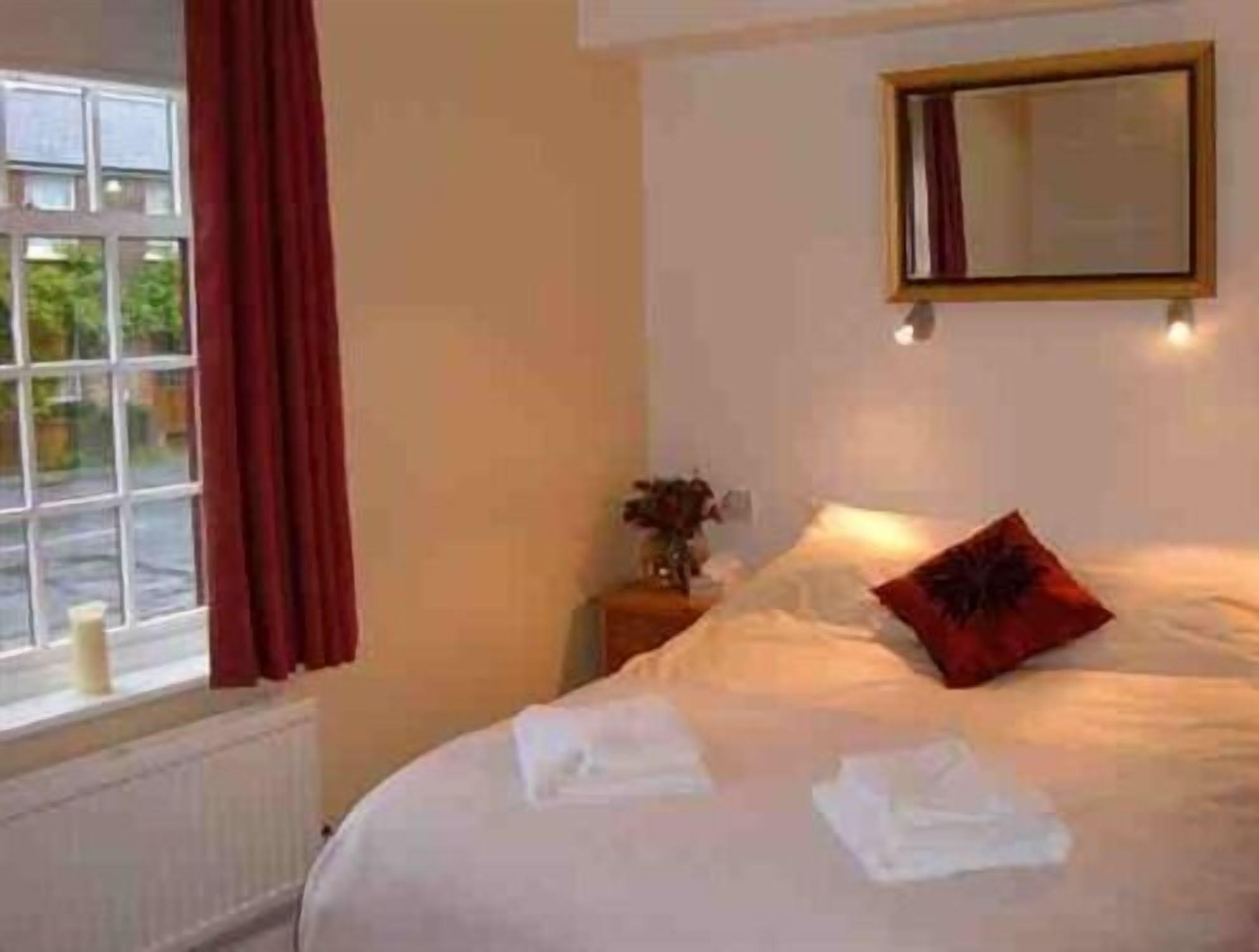 The Wheatsheaf Inn Cuckfield Buitenkant foto