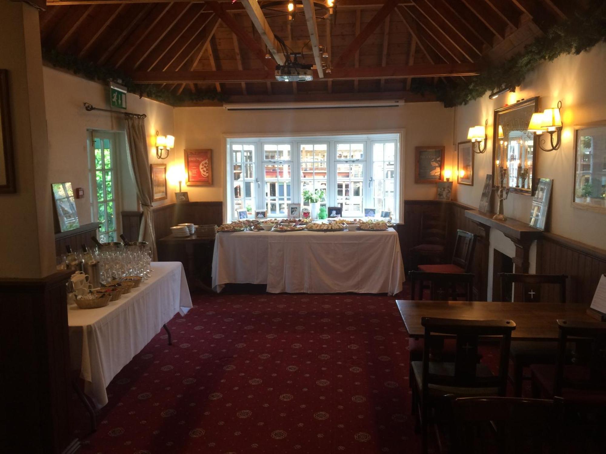 The Wheatsheaf Inn Cuckfield Buitenkant foto