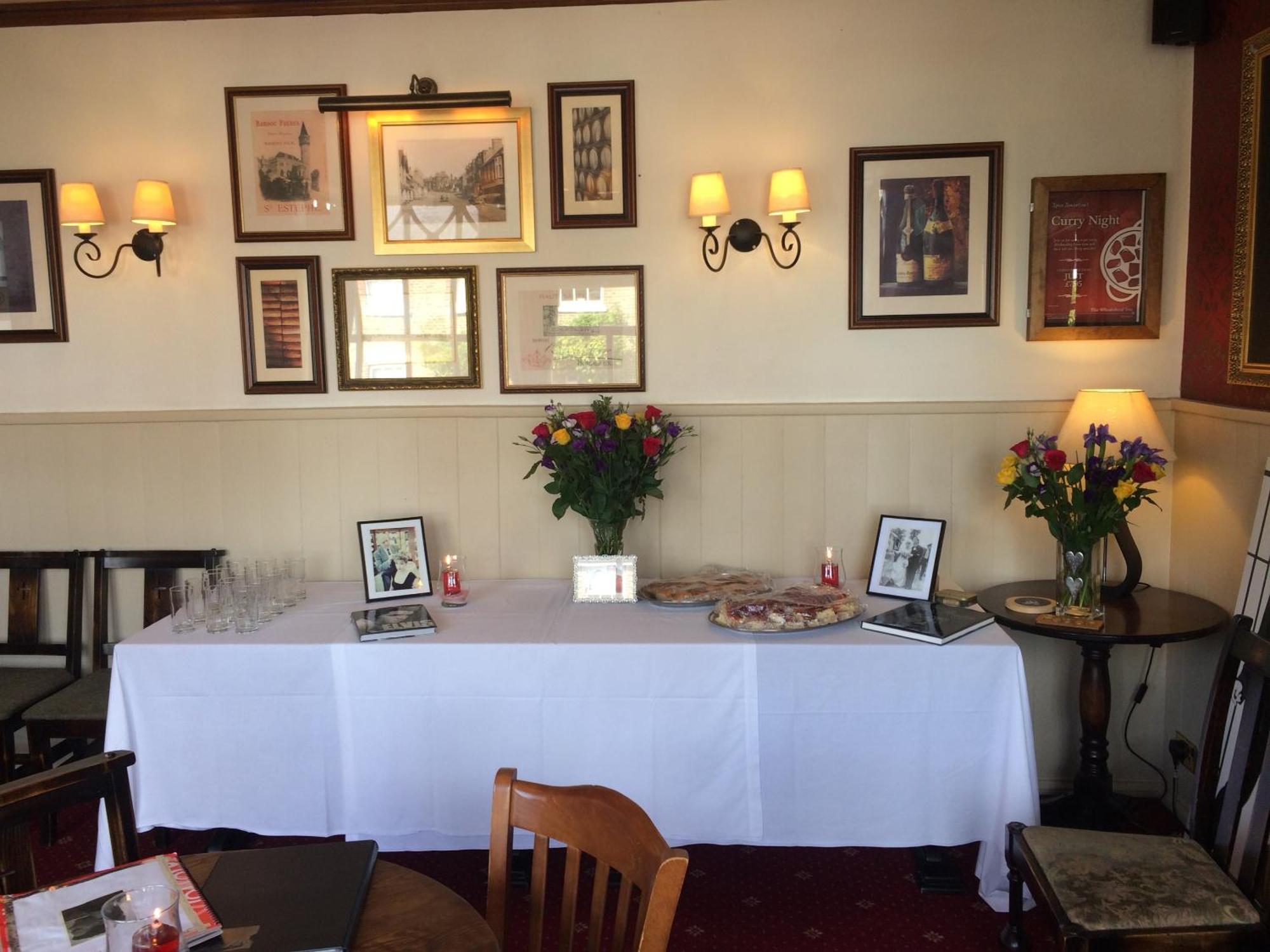 The Wheatsheaf Inn Cuckfield Buitenkant foto